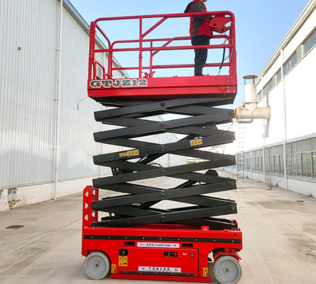 泰安自行走移动式升降机